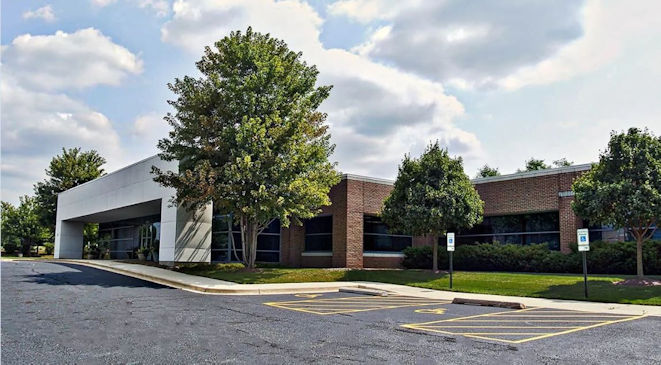 27475 Ferry Rd in Warrenville, IL 60555